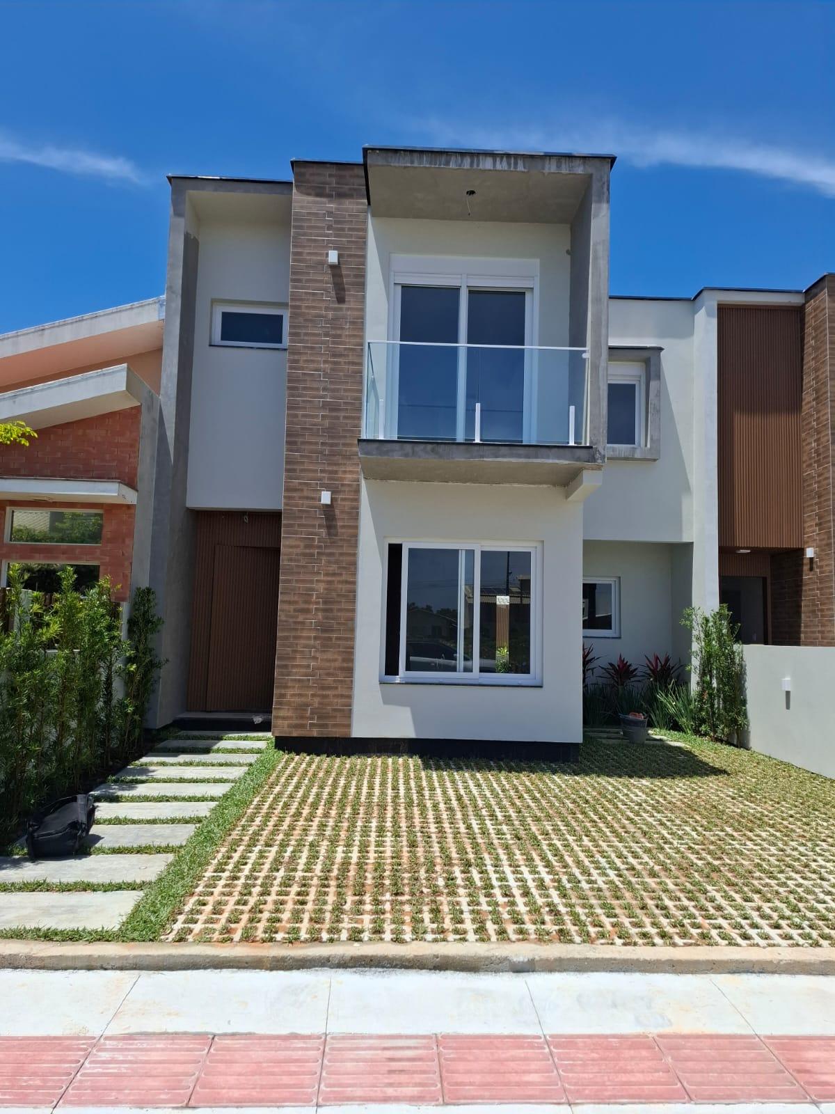 Sobrado Muito bem Construído em Garopaba — foto 1