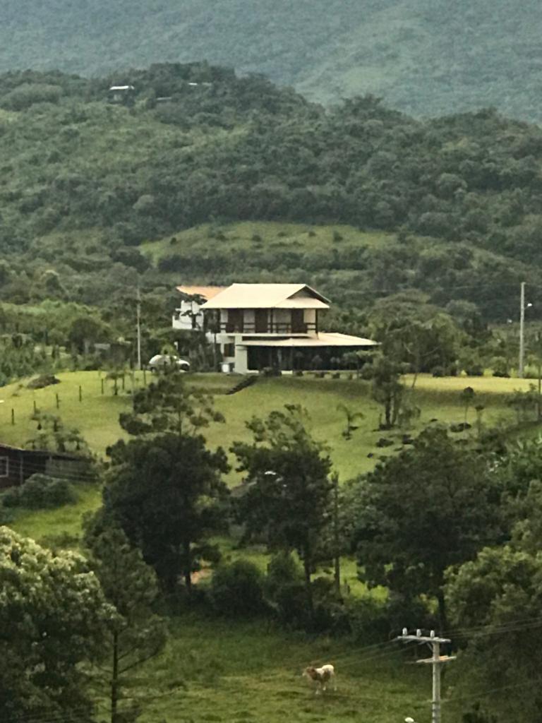 Casa a venda em Garopaba com vista total