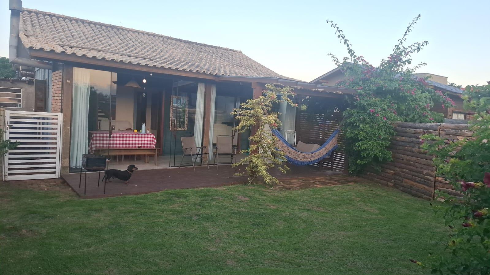 Casa Aconchegante com Escritura no rosa — foto 6