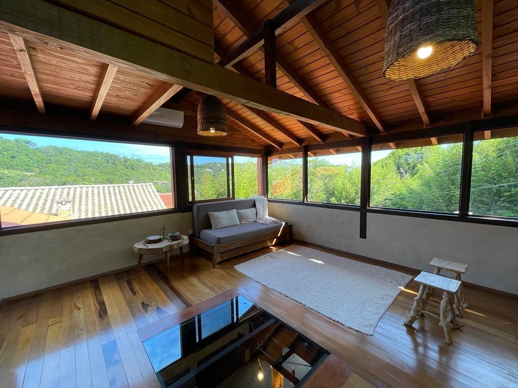 Linda casa no Rosa com Matrícula
