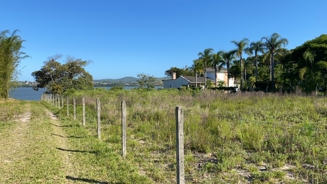 àrea beira de lagoa — foto 3