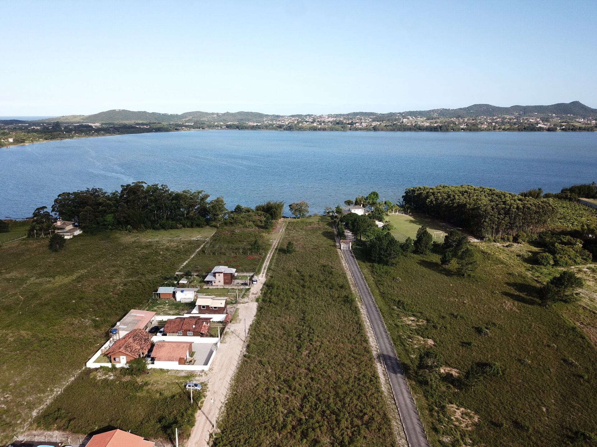 àrea beira de lagoa — foto 5